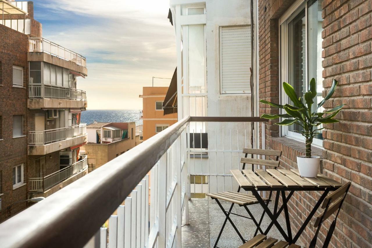 Apartment Lovely, New, Bright 3 Mins To 105 Sq Meters *