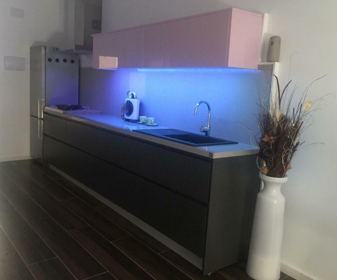 Piso Moderno En Casco Antiguo Proximo A La Playa Apartamento