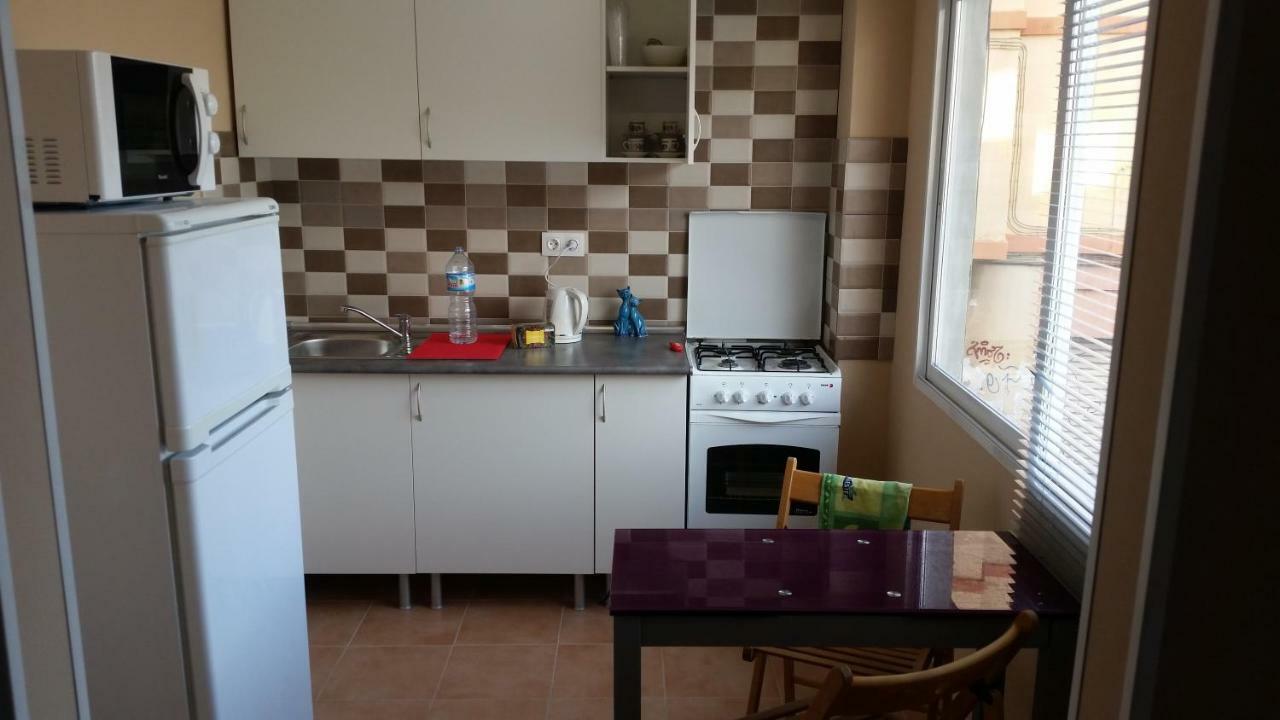 Con Patio Apartment *