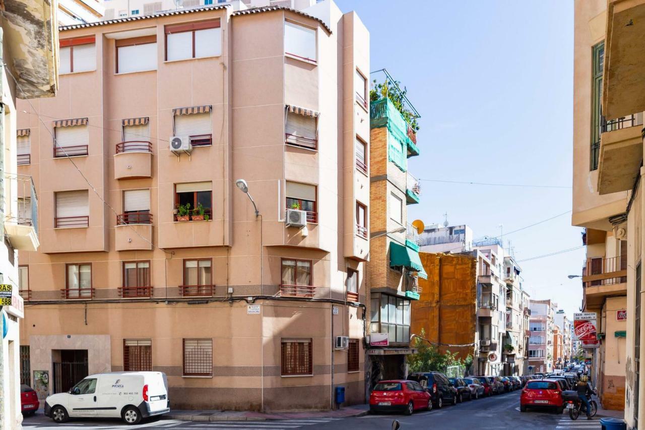 Jonas 1 * Alicante