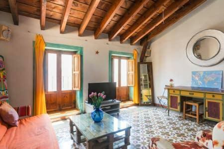 Large Flat Old Town Huoneisto