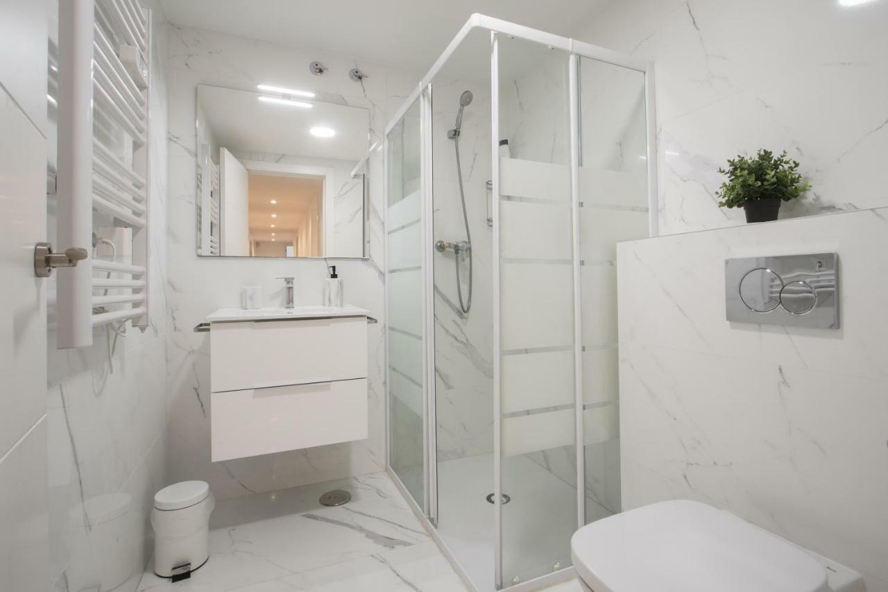 Stylish *new* In W/ 4 Bedrooms Appartement