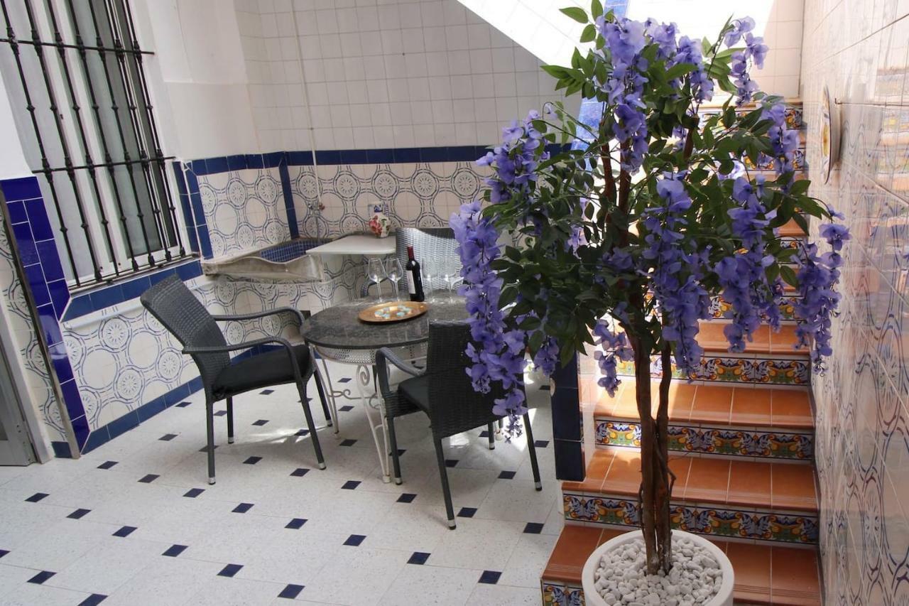 Apartment Big With Unique Patio Near Santa Barbara Castle *