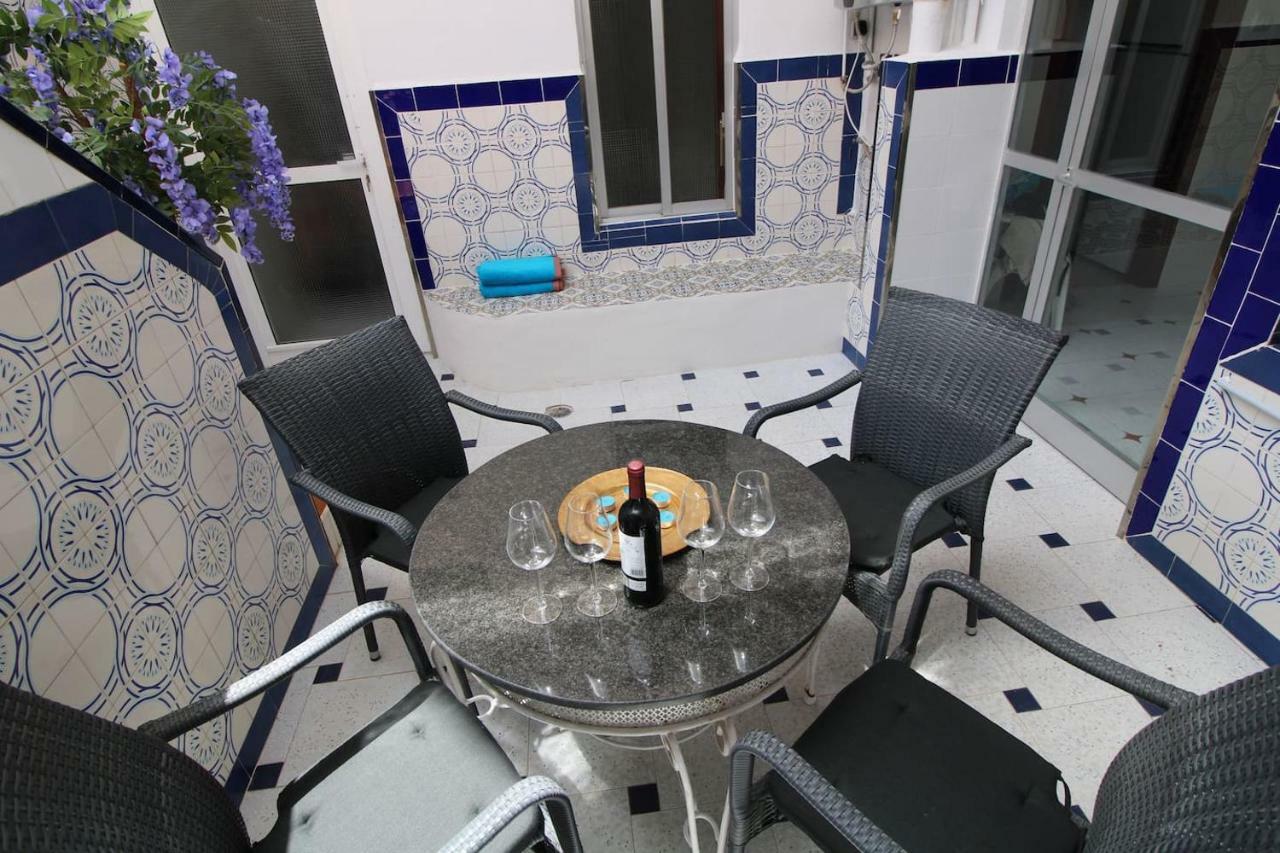 Apartment Big With Unique Patio Near Santa Barbara Castle