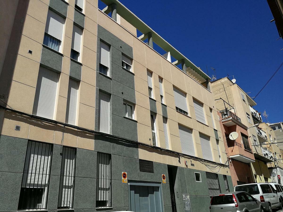 Quiet, Modern Apartamento