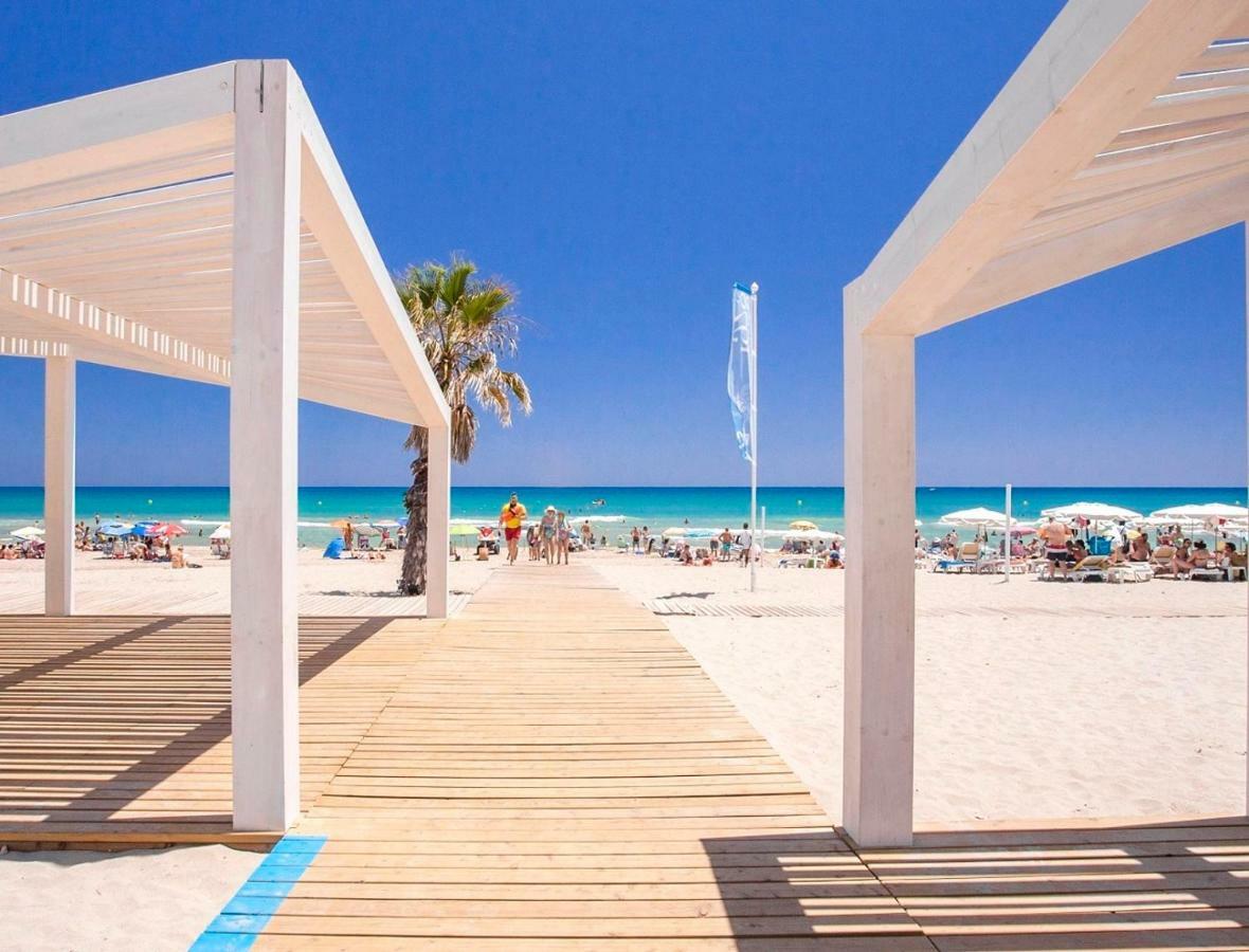 Lovely, New, Bright 3 Mins To 105 Sq Meters Apartment *