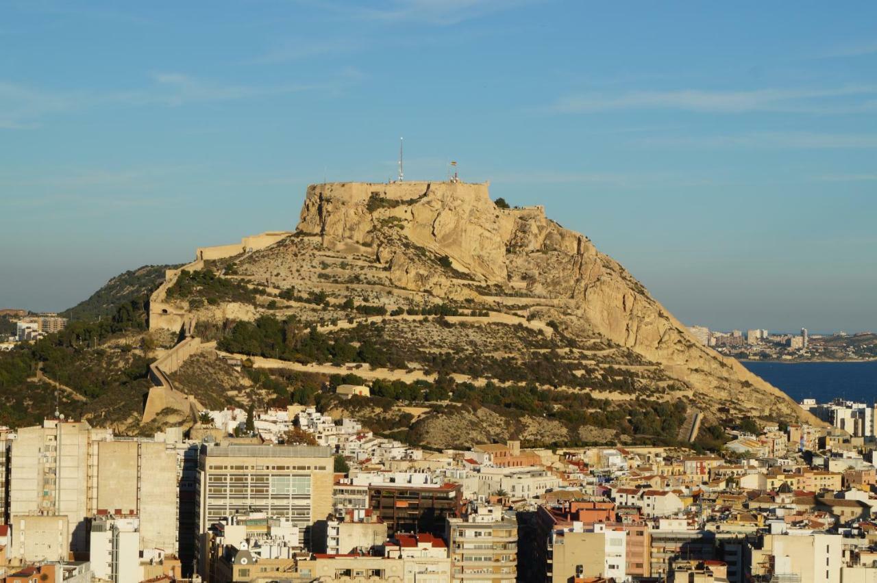 Charming Downtown Skyscrapper Alicante