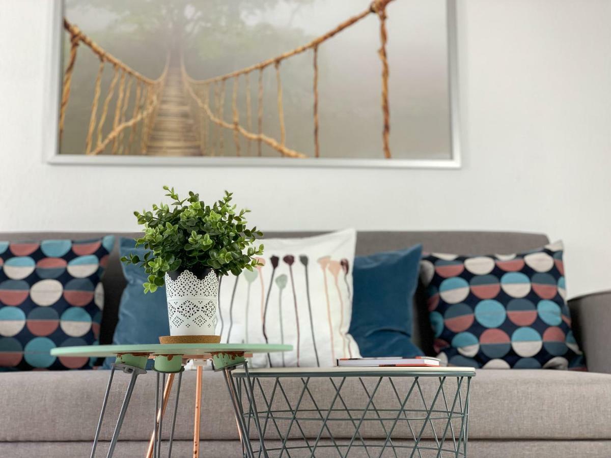 Cosy Flats Luceros