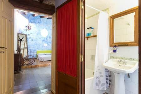 Huoneisto Large Flat Old Town Alicante