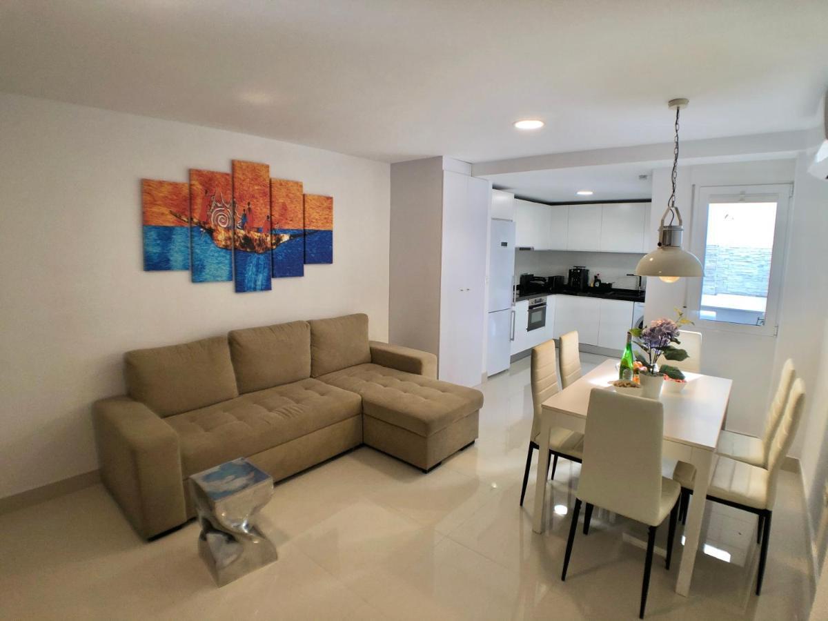 Calle San Carlos 132 Apartment *