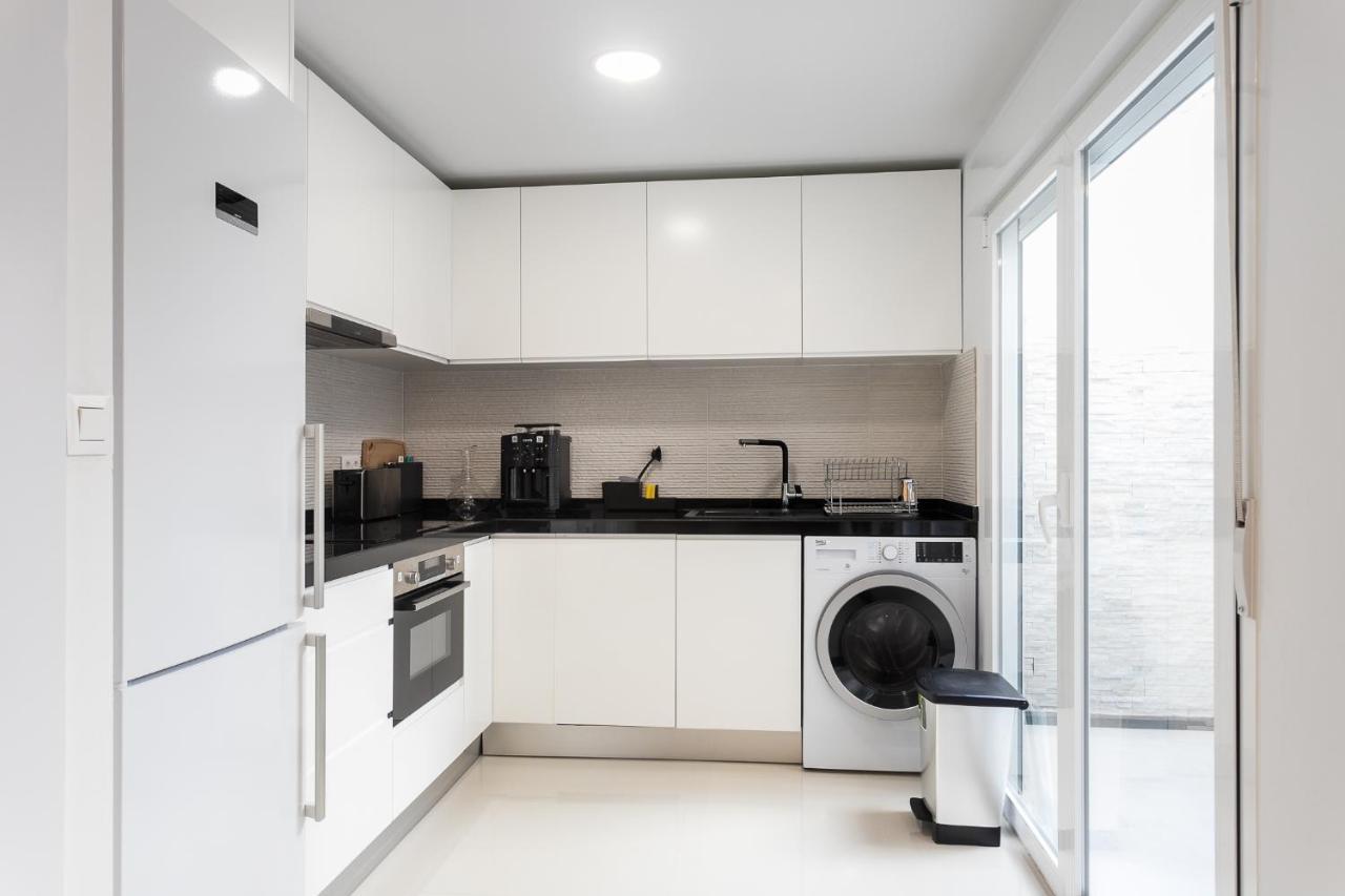Apartment Calle San Carlos 132 *