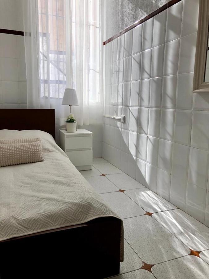 Apartment Big With Unique Patio Near Santa Barbara Castle