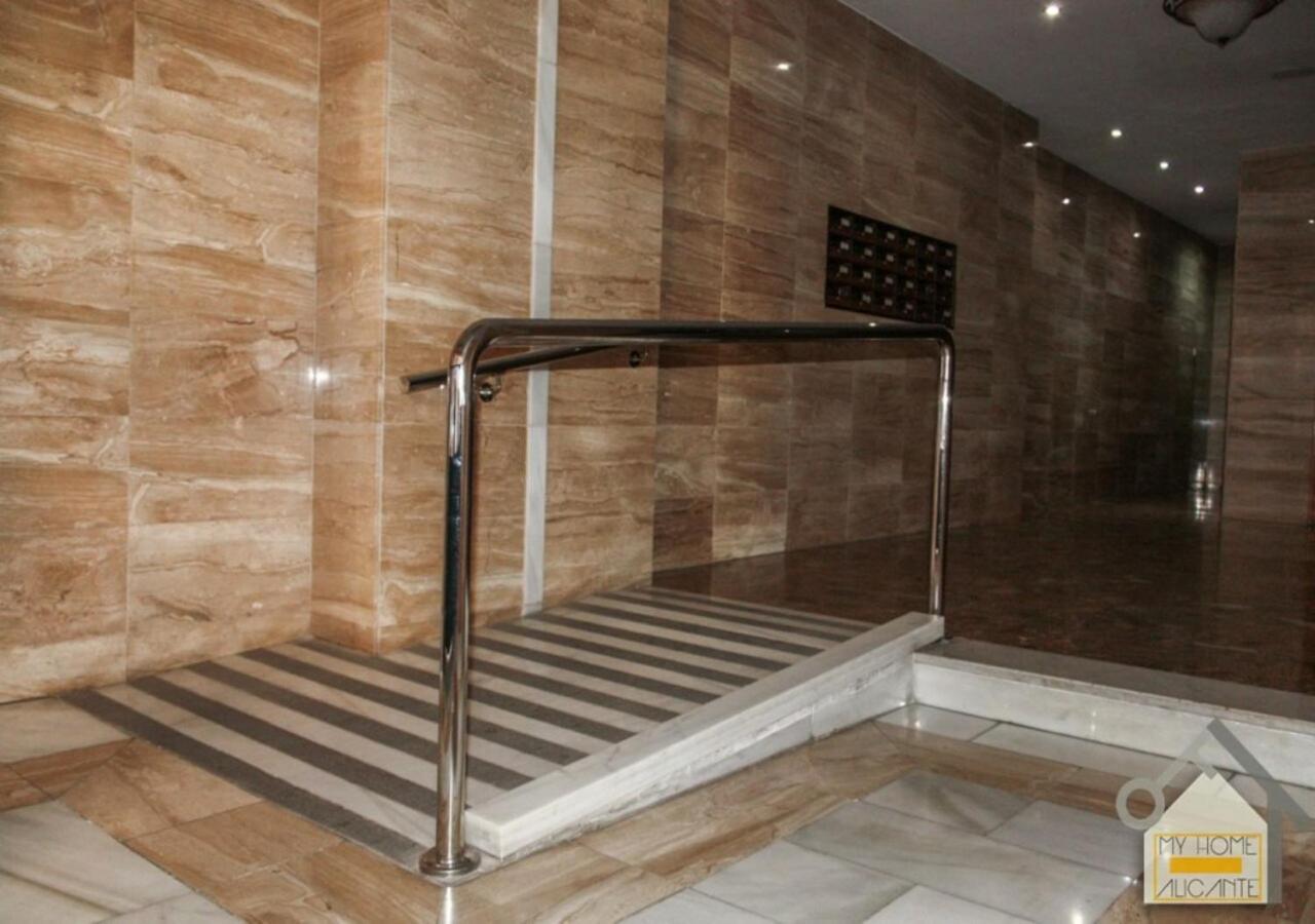 Luxury Center *