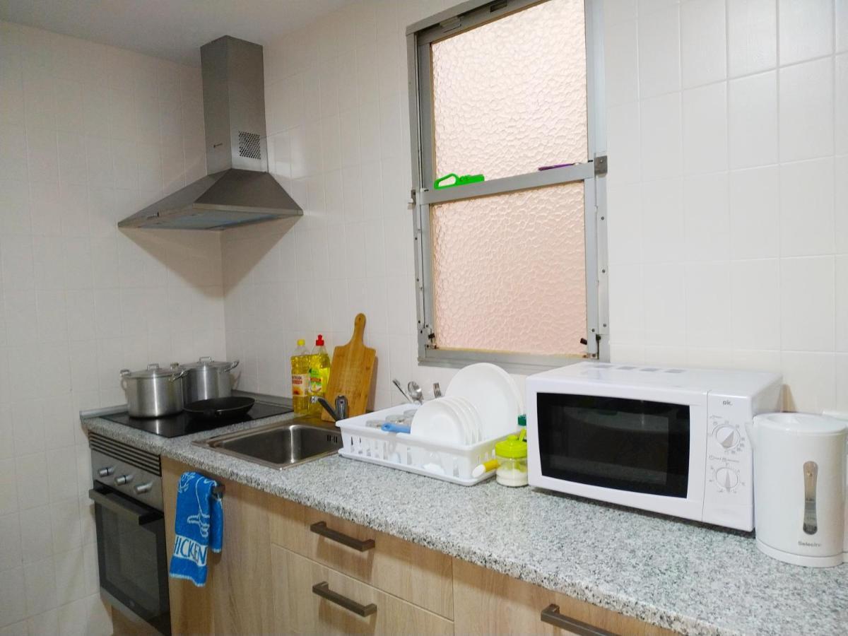Homestay 1 Private With A Window Near The Sea, Wifi *