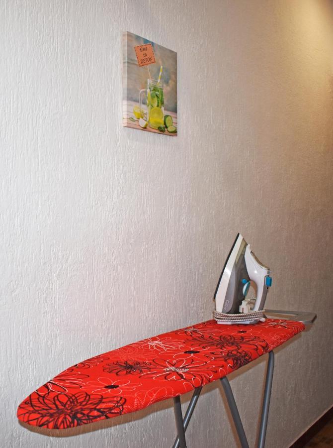 Homestay 1 Private With A Window Near The Sea, Wifi