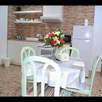 Beautiful 1 Bedroom Apartment With Gallery And Air Conditioning Cb6Yr
