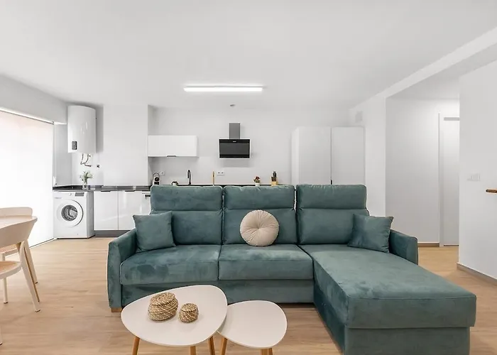 Serene Urban Retreat With Ac And Wifi