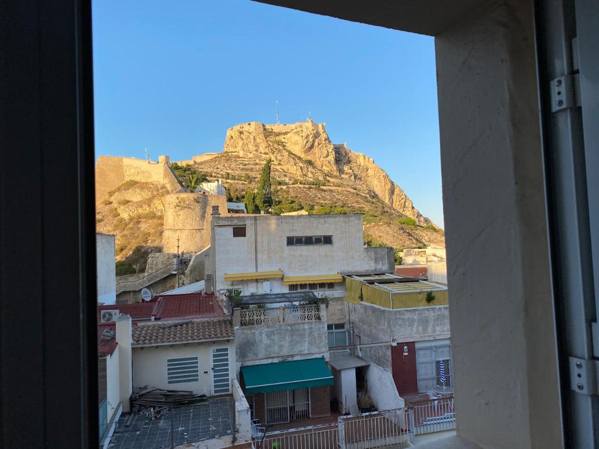 Corazon De Con Vistas Al Mar Y Al Castillo