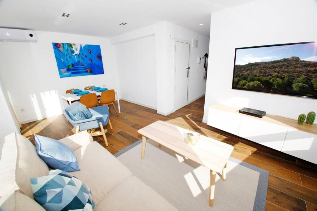 Amazing 3bd Apt. Beach&center + Parking *