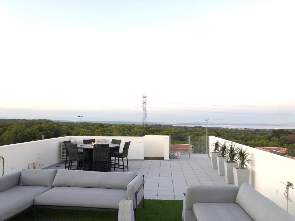 Villa Luxury 4 Bed Private With Option Of Heated Pool In Villamartin Alicante
