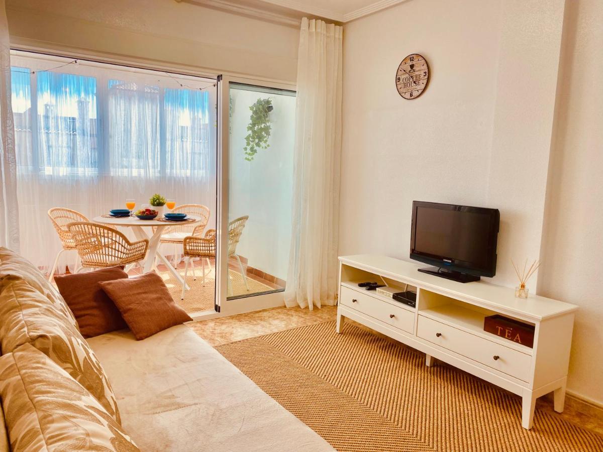 Casa Flania, Seaview, 2-bedroom, 2-bathroom Appartement *