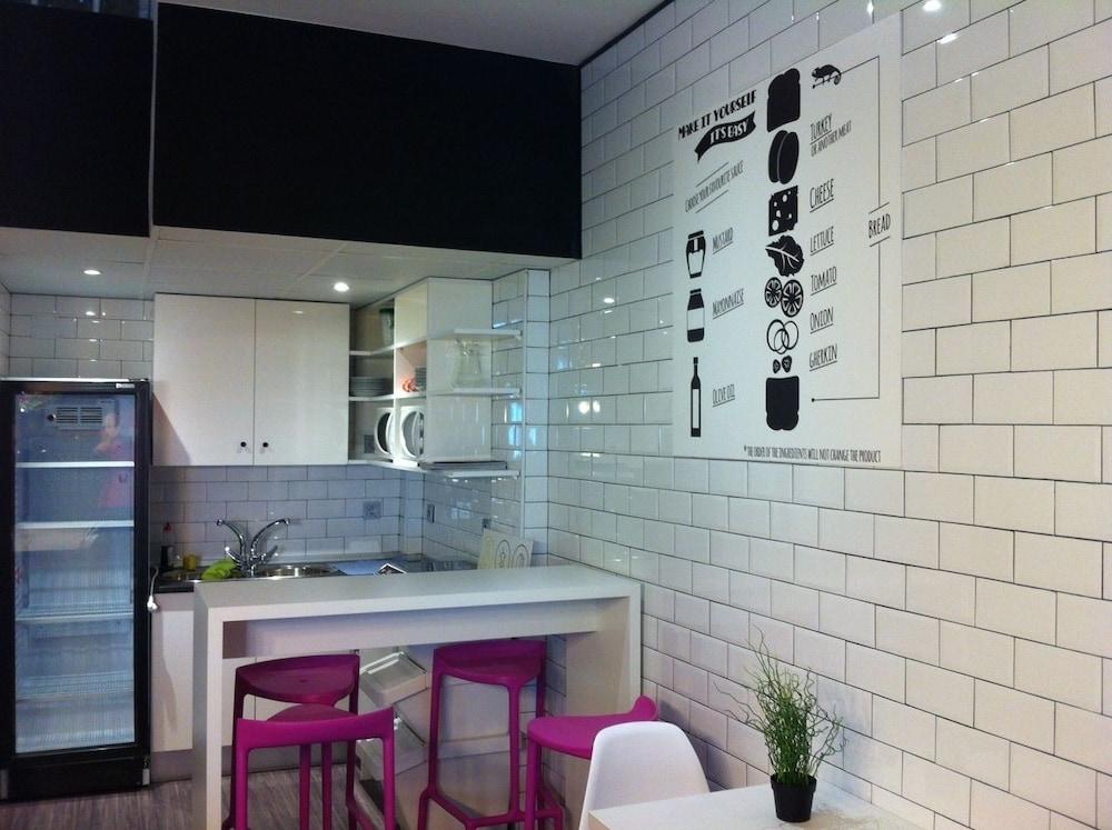 Hostel Chameleon Youth Alicante