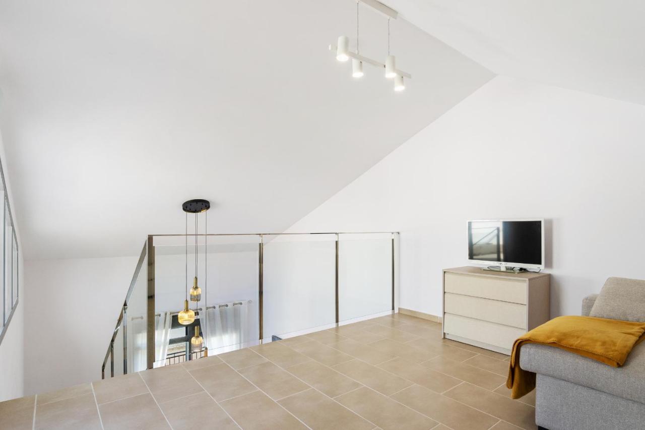 Cb Living - Cosy Loft With Terrace, Villamartin Huoneisto *