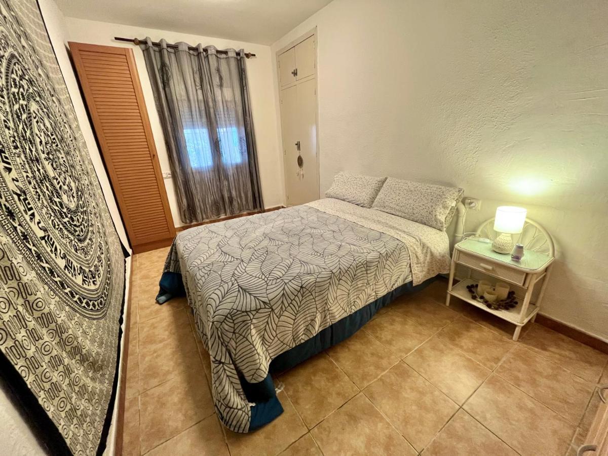 Vakantiehuis Estudio Adosado Acogedor Con Jardin, Barbacoa Y Parking Privado Alicante
