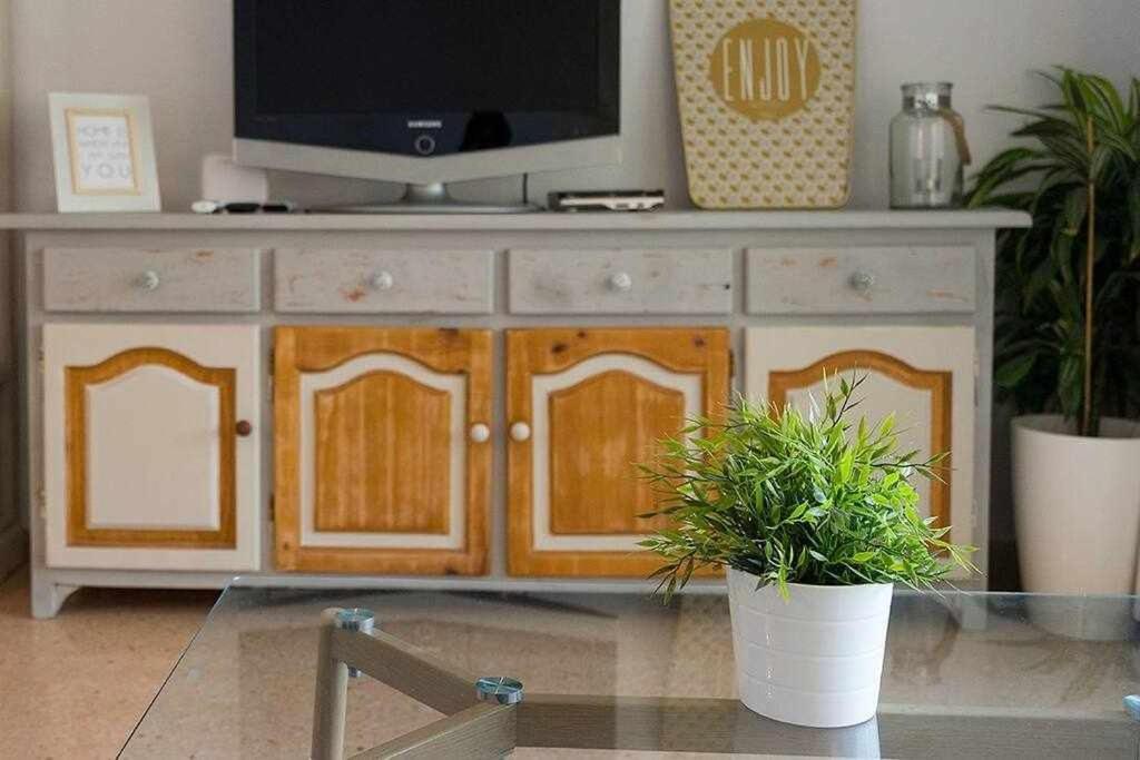 Huoneisto Oasis Ii Apartamento Playa Albufereta