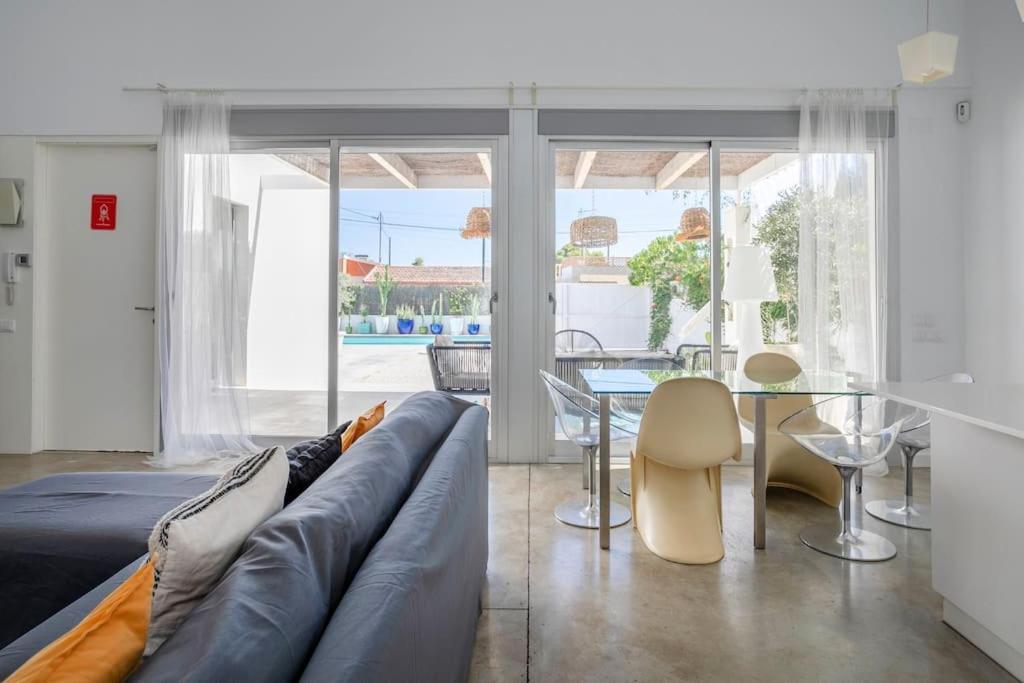 Paloma With Private Pool, Located 350m To The Sea And Tram Station! Holiday home *