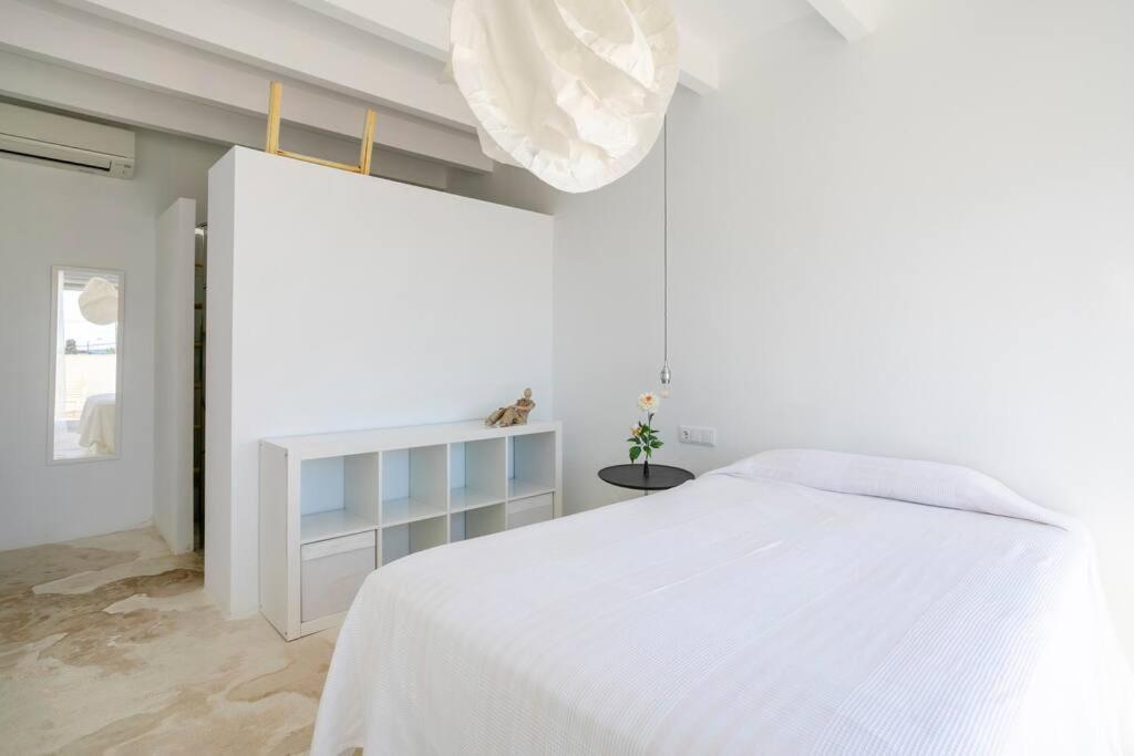 Paloma With Private Pool, Located 350m To The Sea And Tram Station! Holiday home Alicante