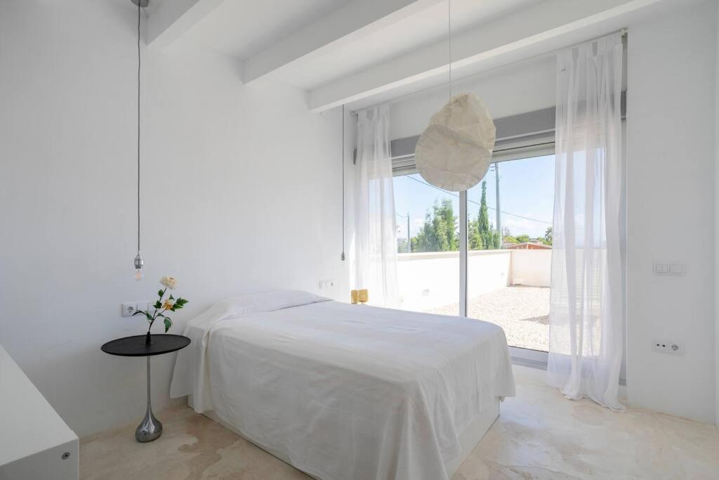 Paloma With Private Pool, Located 350m To The Sea And Tram Station! Holiday home *