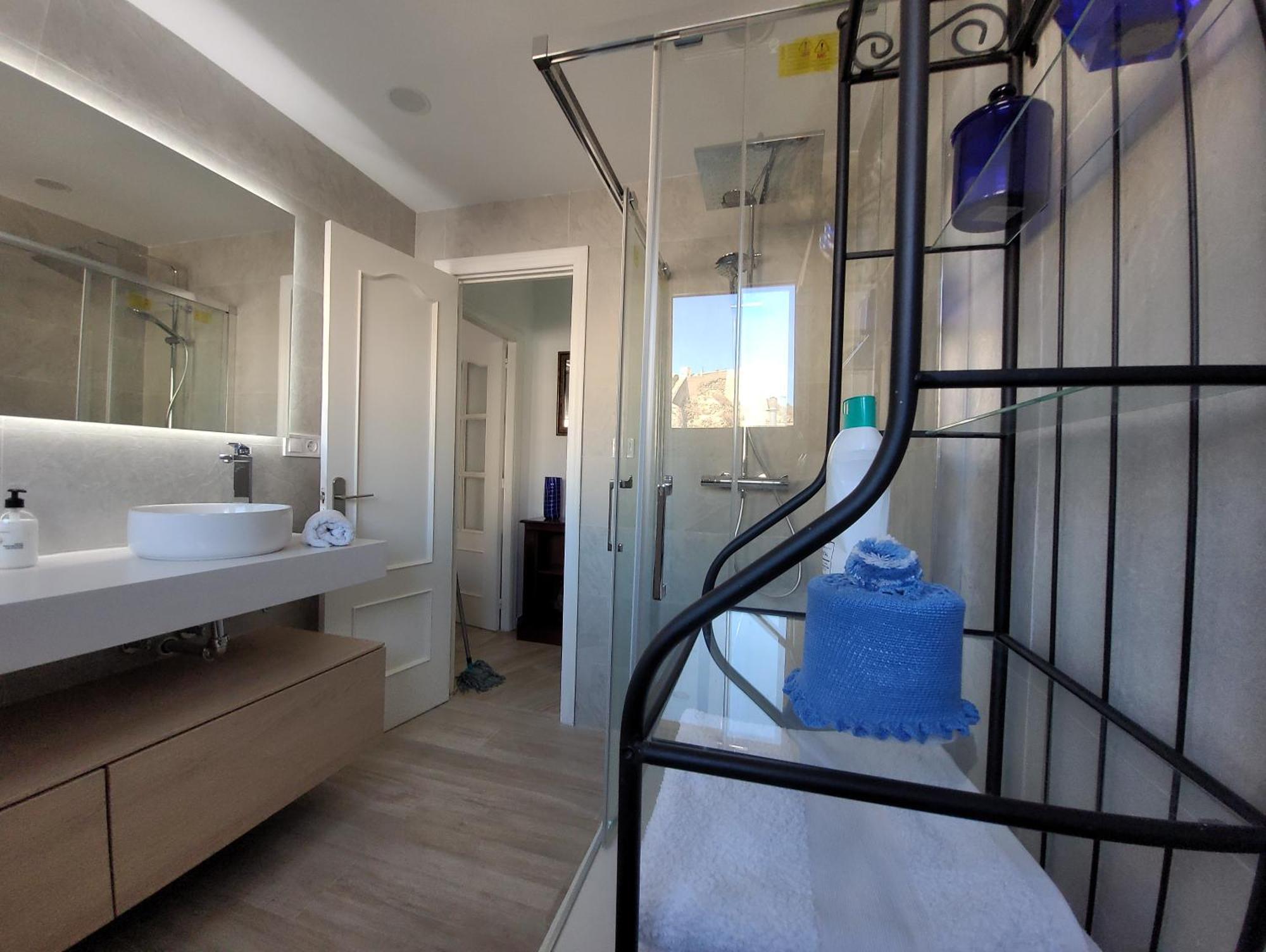 Apartamento Corazon De Con Vistas Al Mar Y Al Castillo Alicante