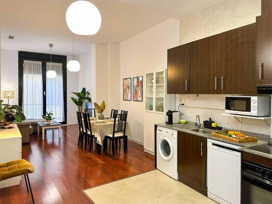 Casa Najera. Elegancia Y Amplitud En Pleno Centro. Alicante