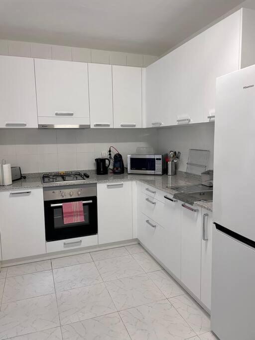 Piso Entero En Marq - Castillo, Apartamento