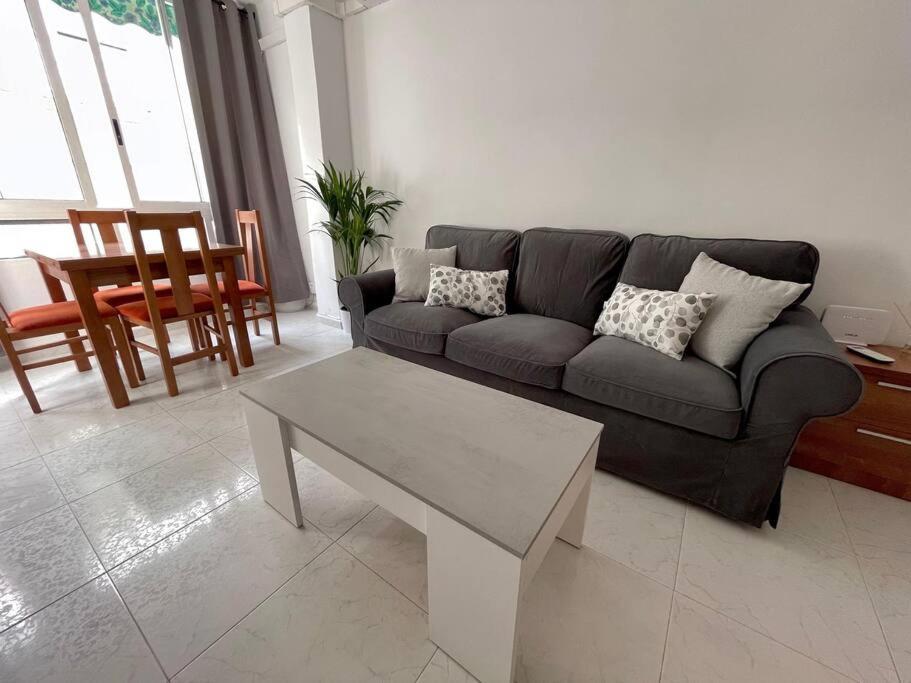 Piso Entero En Marq - Castillo, Apartamento *