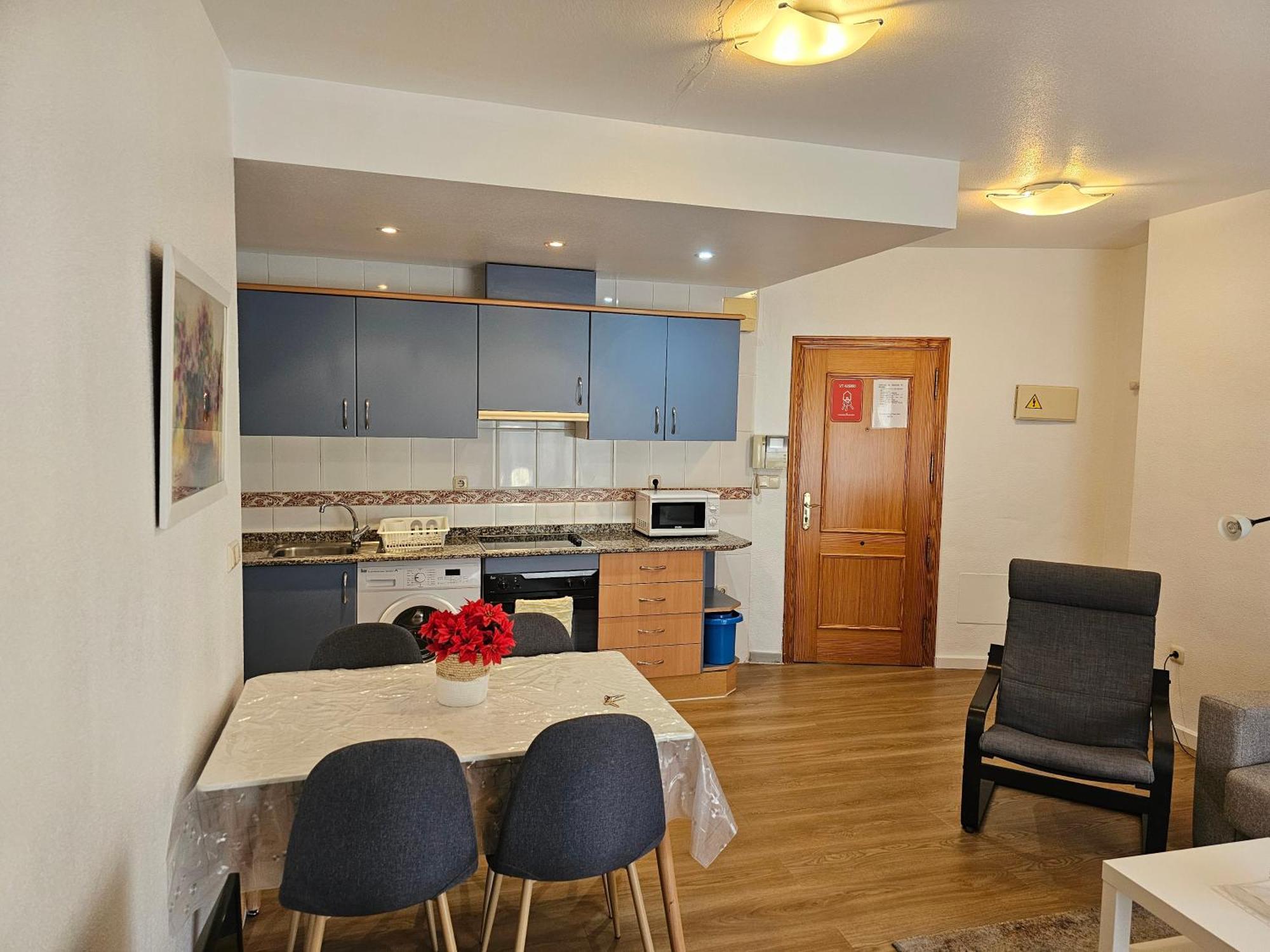 Plaza Apartment *
