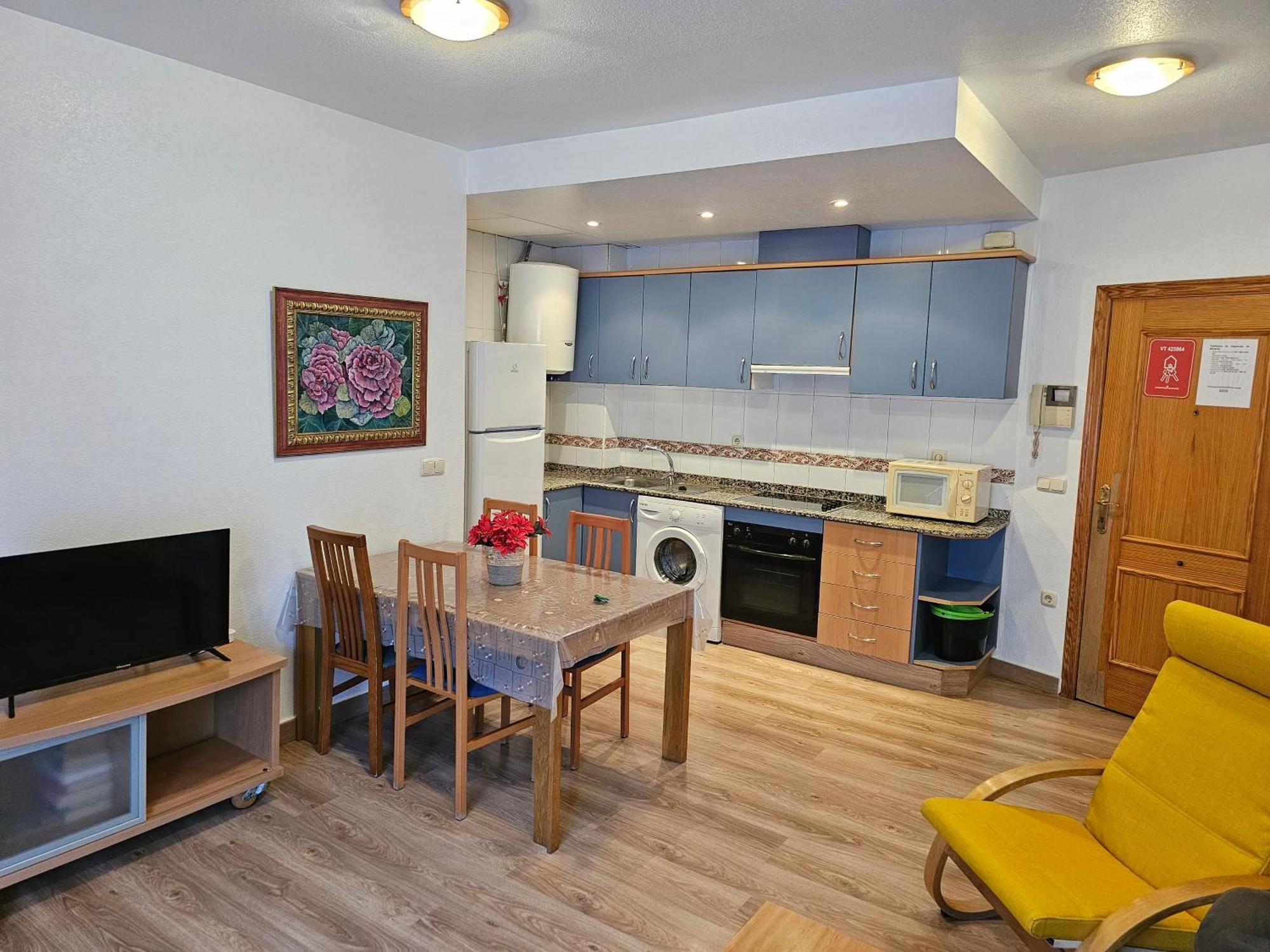 Plaza Apartment *