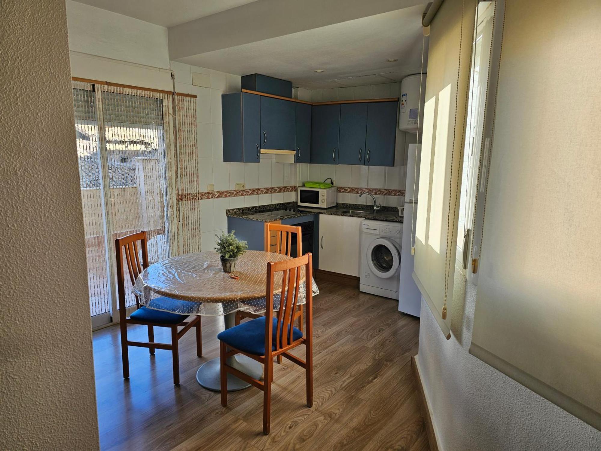 Plaza Apartment *