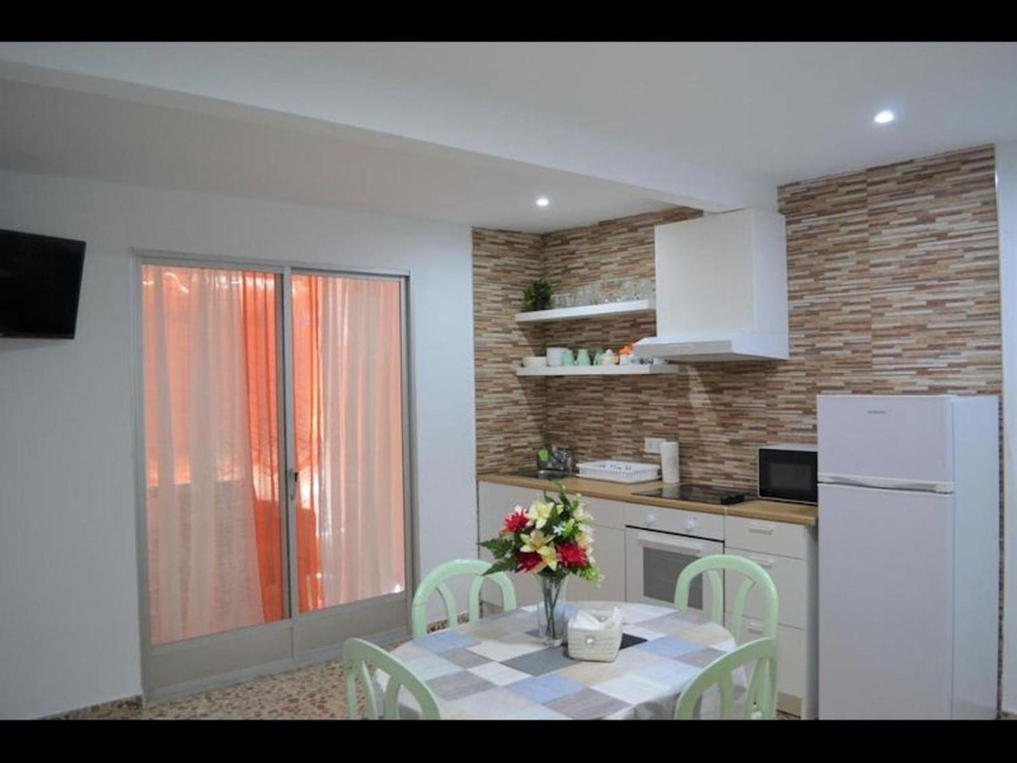 Beautiful 1 Bedroom With Gallery And Air Conditioning Cb6yr Apartment Alicante