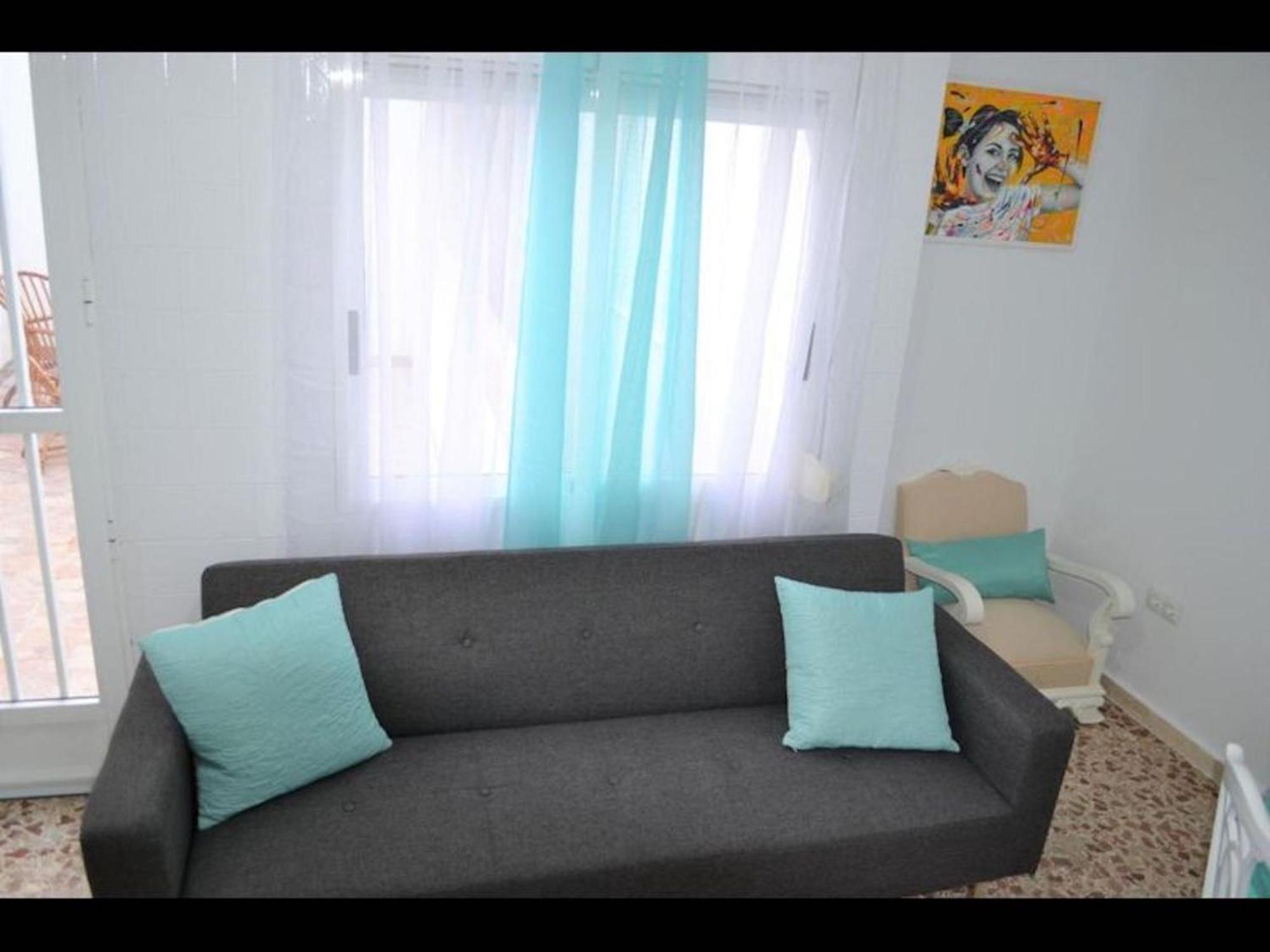 1 Bedroom And Modern Ideal For The And Centre