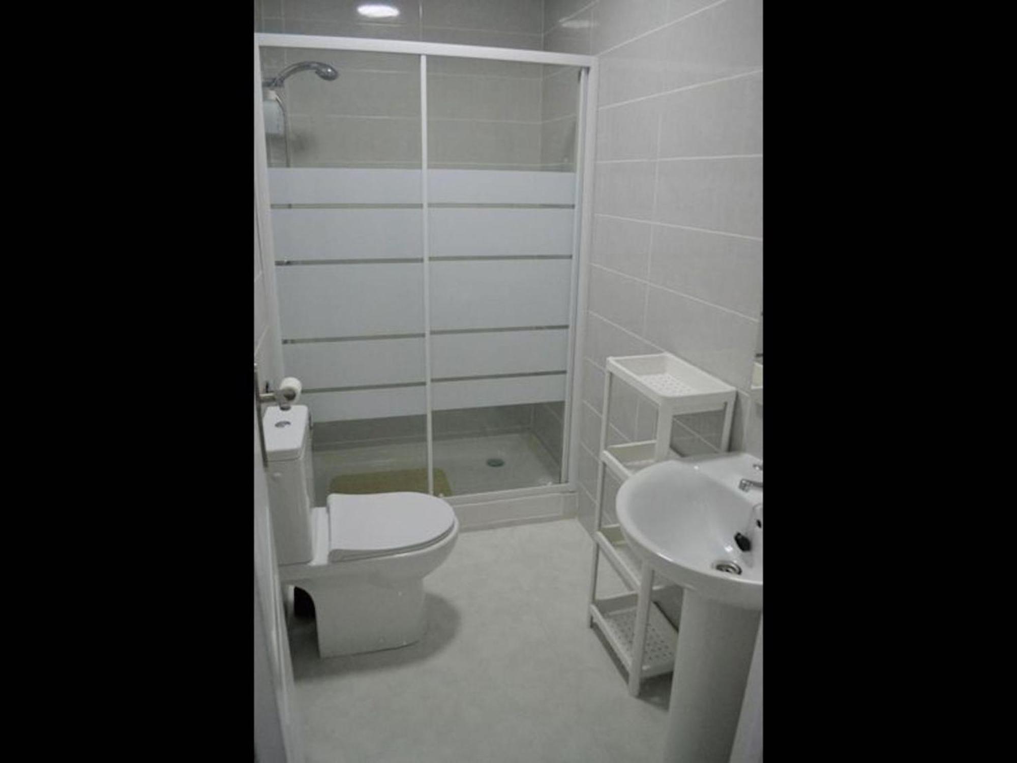 1 Bedroom With Gallery Balcony Free Netflix, Air Conditioning *
