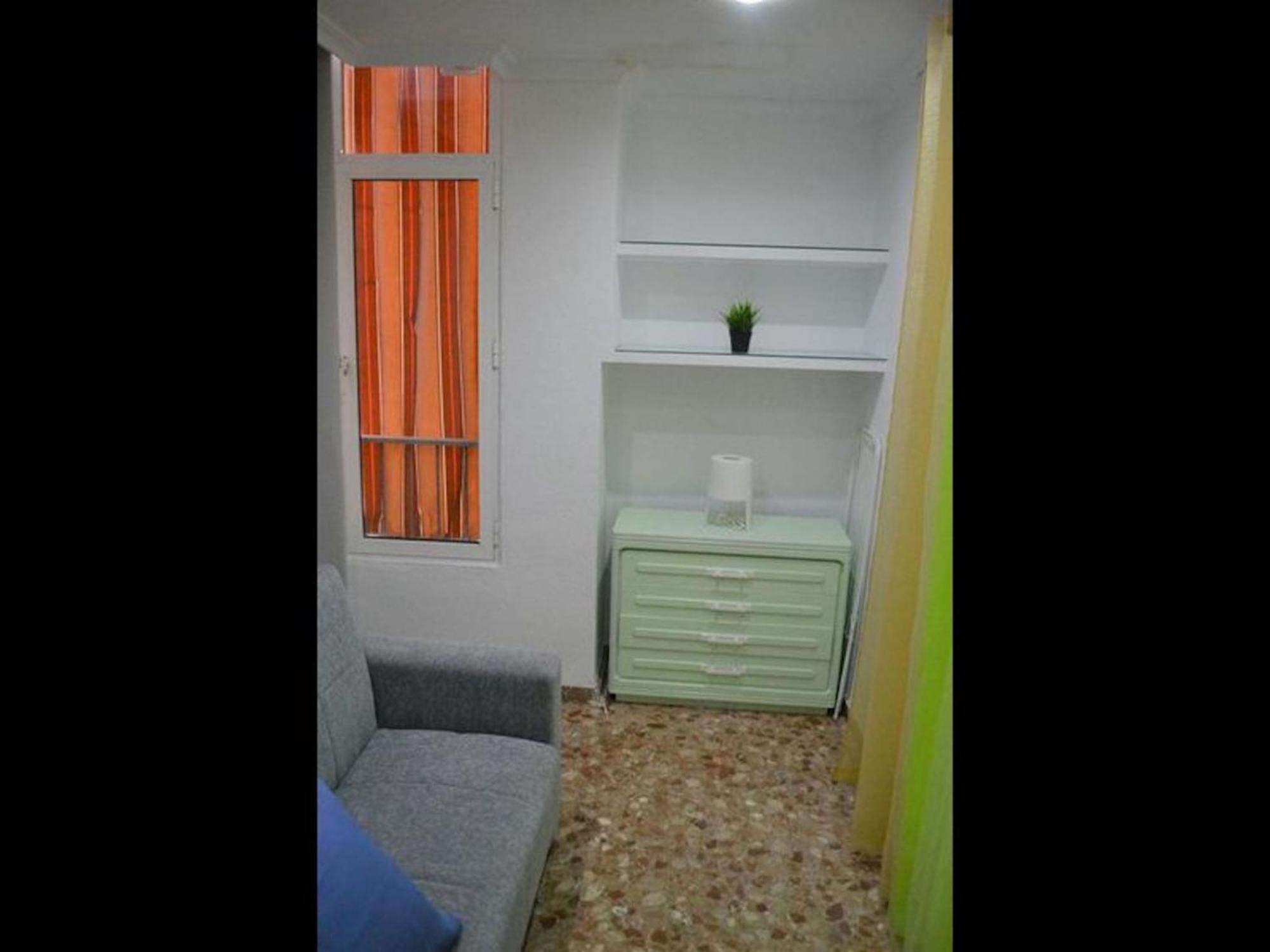 Apartment 1 Bedroom With Gallery Balcony Free Netflix, Air Conditioning