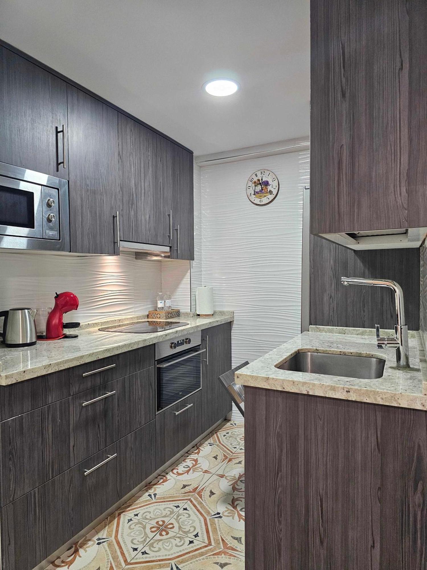 Suncastle -with Sunny Rooftop Terrace And Barbecue Apartment