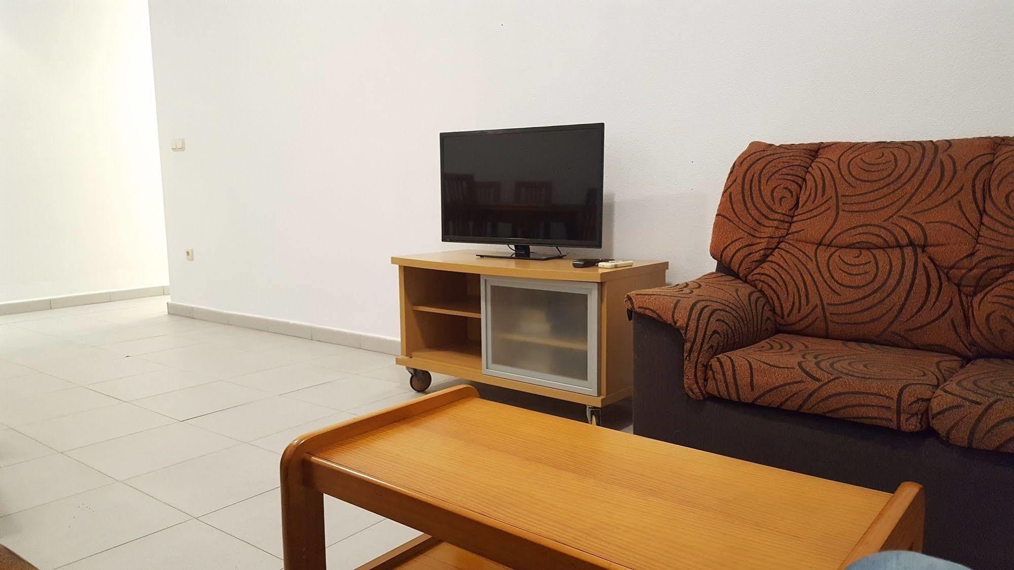 Plaza Apartment *