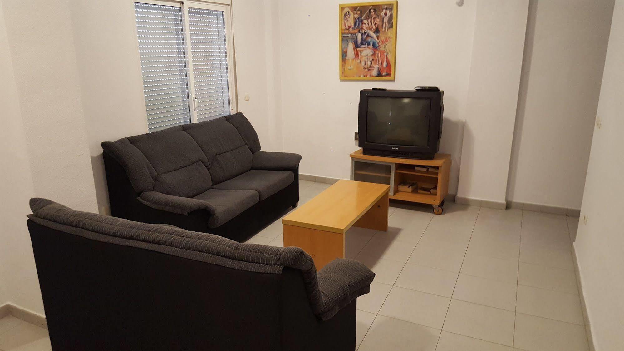 Plaza Apartment *