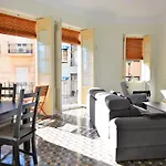 Historic Apartment By Mercado Central By Nras