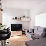Cozy 3 Bed Apartment In The Heart Of Alicante