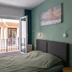 New Beach Apartments
