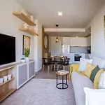 Modern Beach Apartment Muchavista